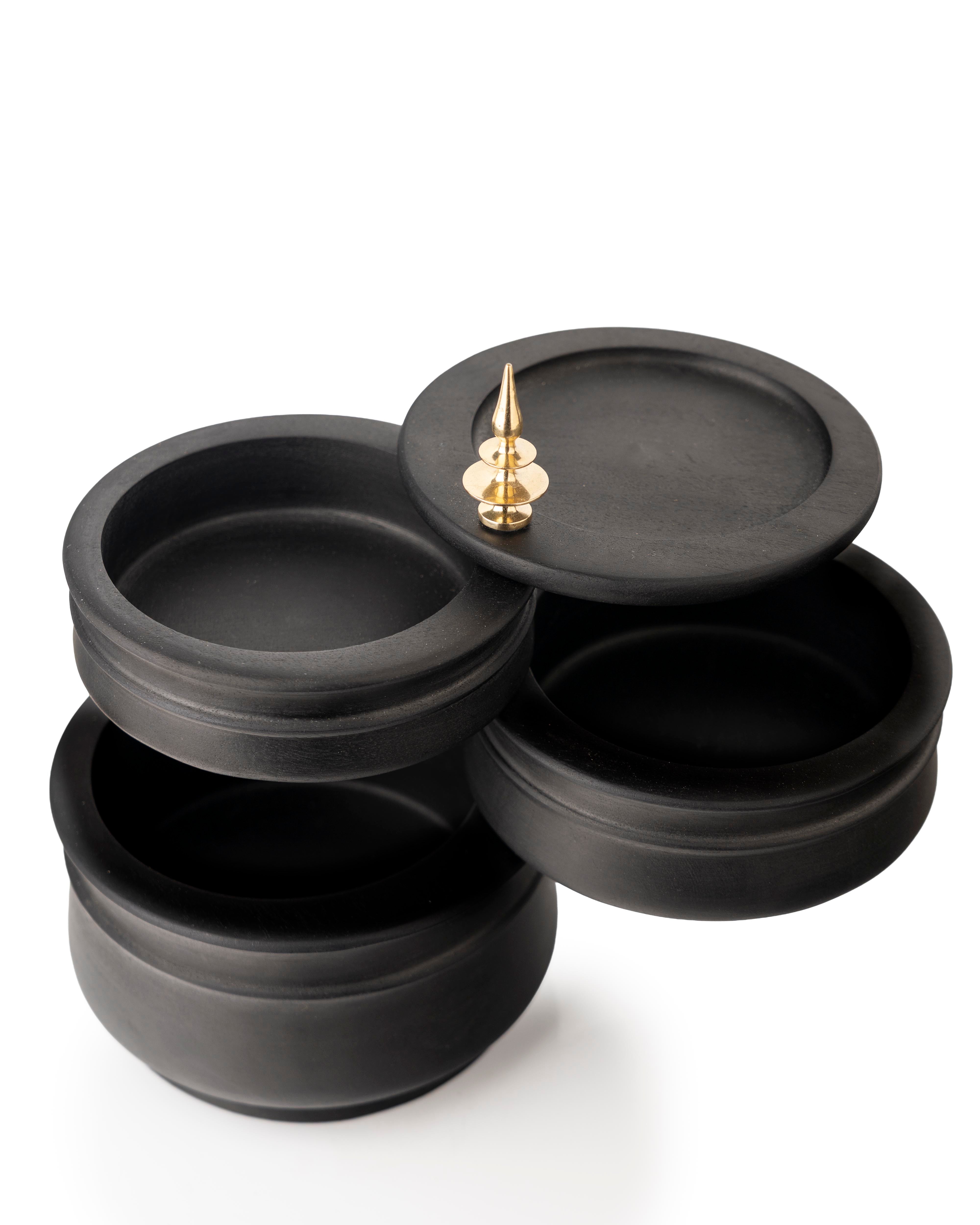 Khisak Swivel Boxes