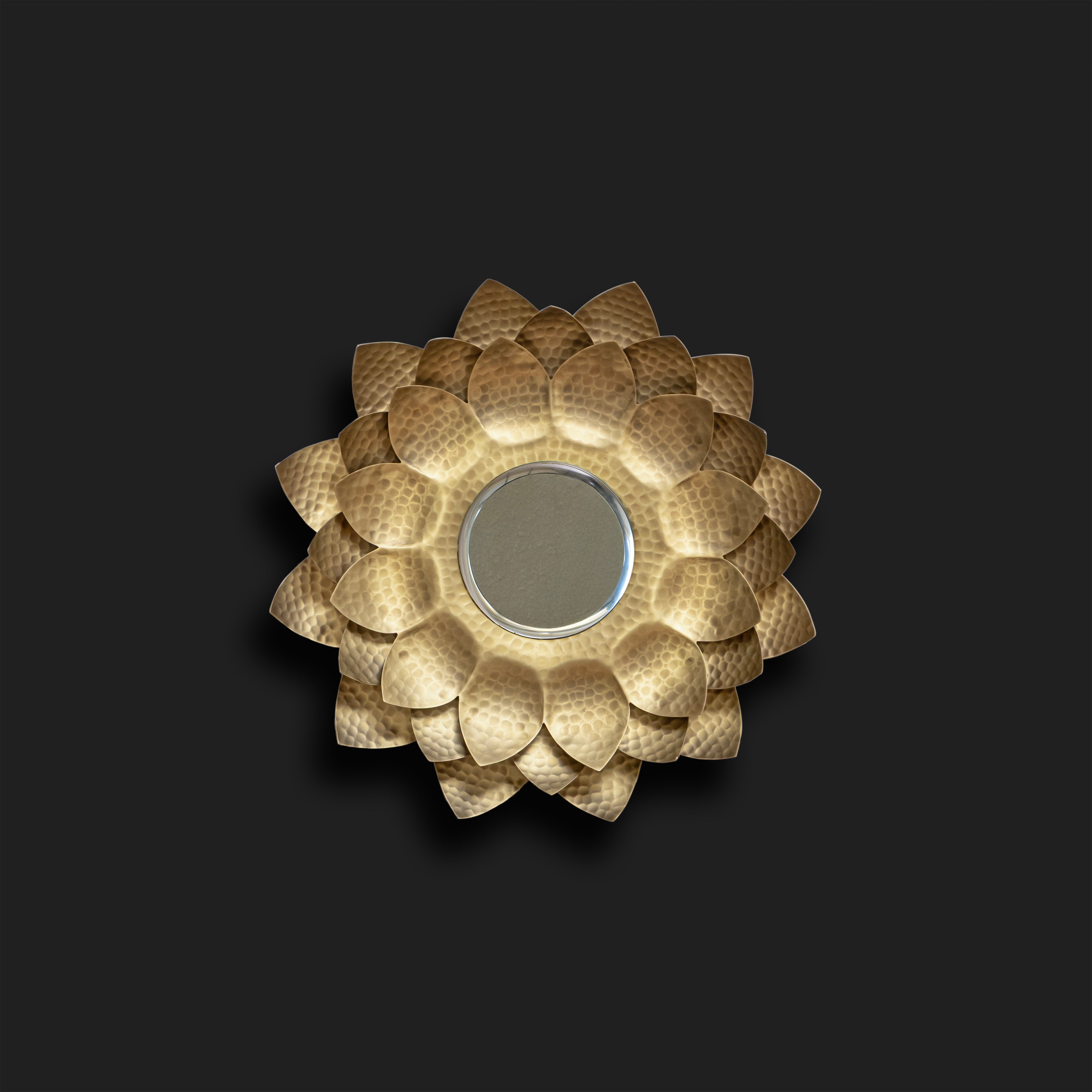 Luxe Me Lotus Mirror Sona