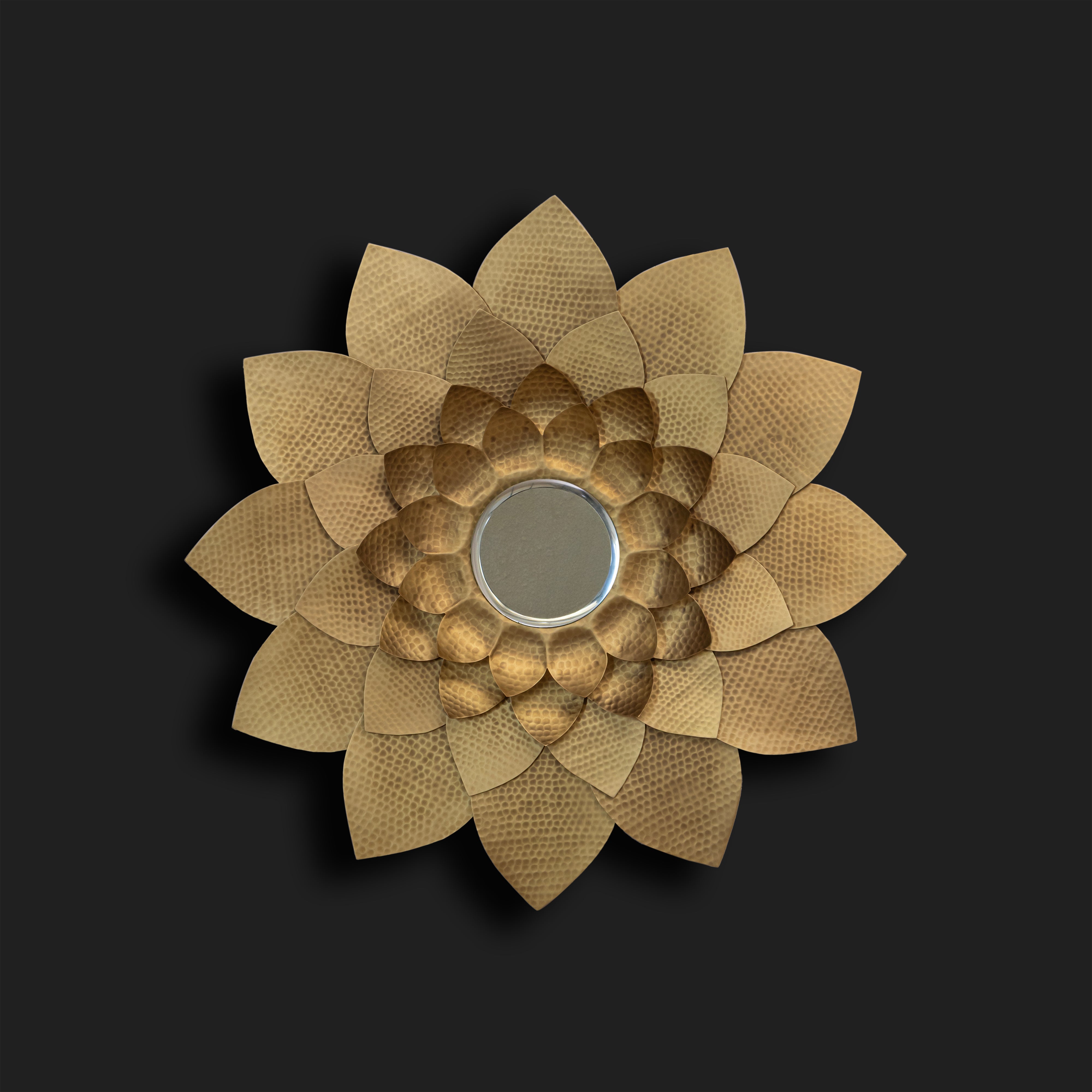 Luxe Me Lotus Mirror Sona