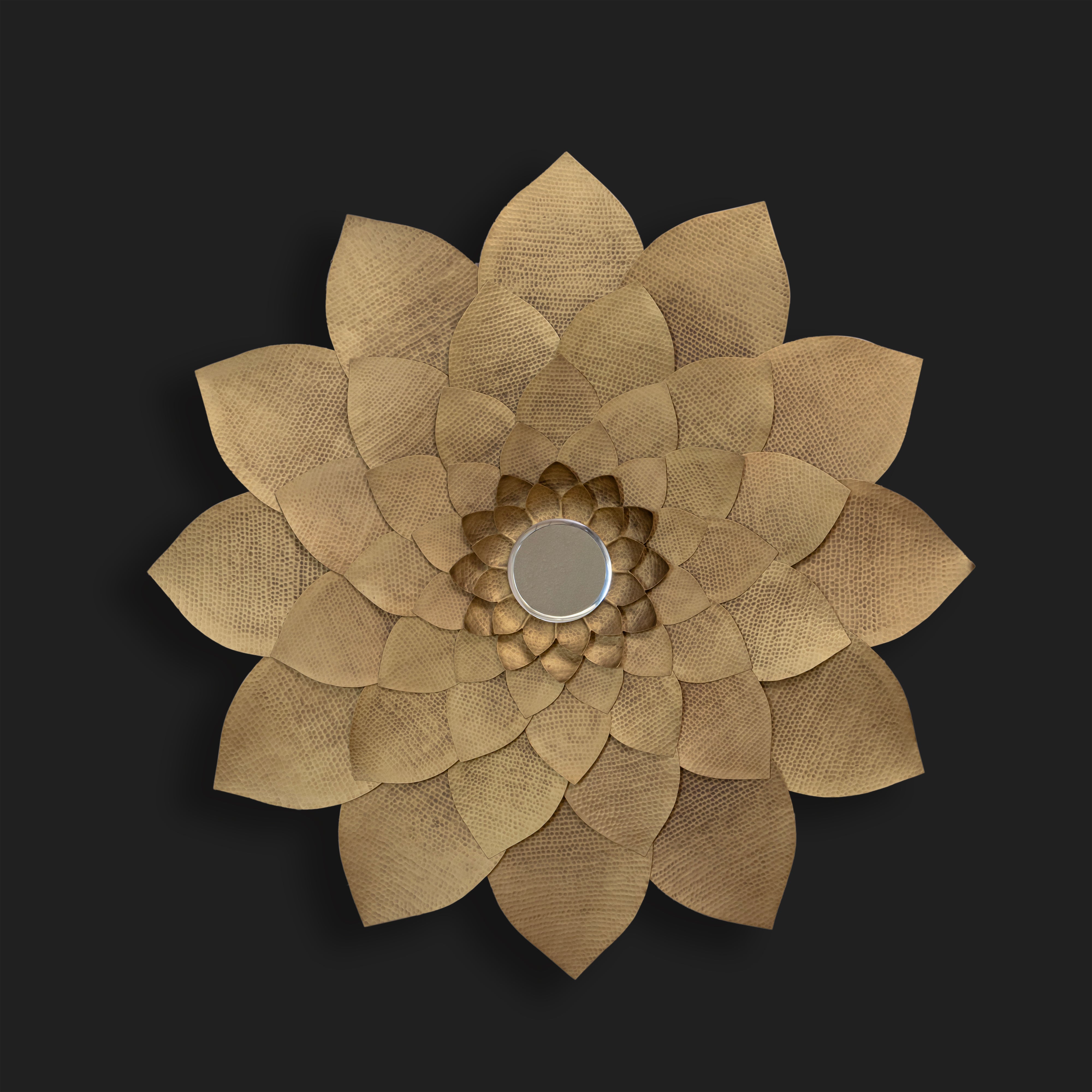 Luxe Me Lotus Mirror Sona