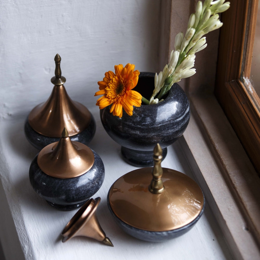 Spire Jar Black