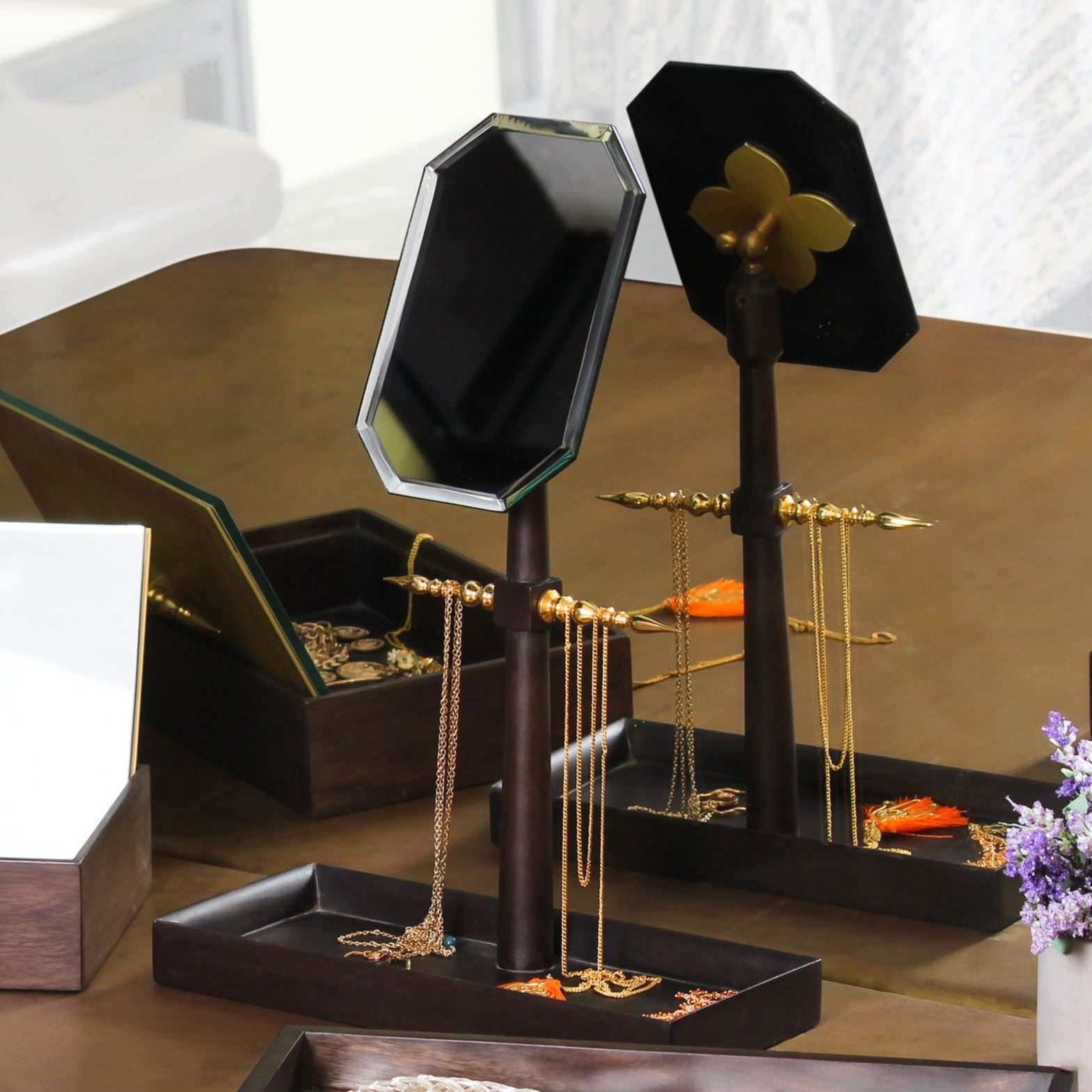 Mehr-un-Nissa Jewellery Stand Mango wood Brass Antique glass home decor table top organizer