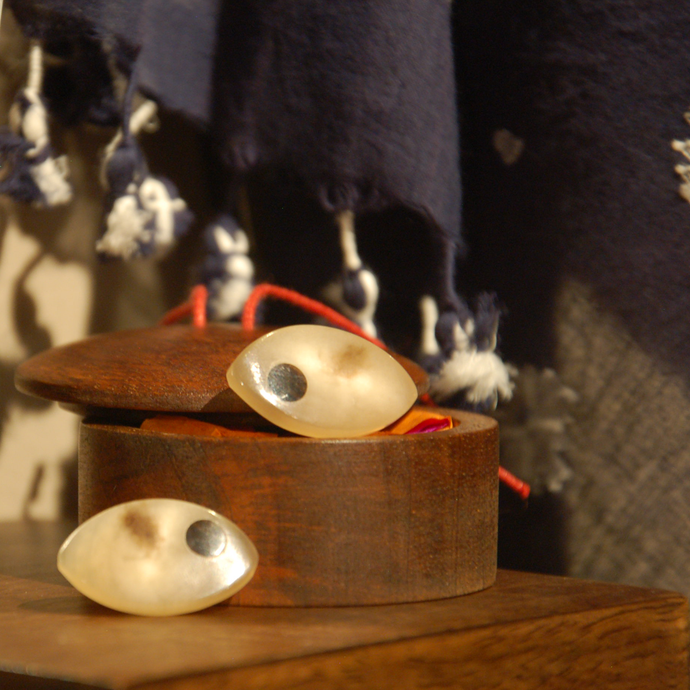 crafted horn cufflink, shirt’s buttonholes, accessories, hand crafted
