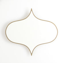 White Oak Wood Sustainable Hand Turned By Kharadi Community. Natural Finish Corporate Gifting Multi functional product Magnetic Gifting Office accessories Keys hooks/key chain holder Corporate gifting Pen stands Aesthetics Functionality Walll Instalation/Organiser