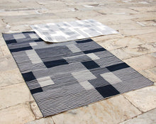 Rekha Bindoo Dhurrie 5'X8'