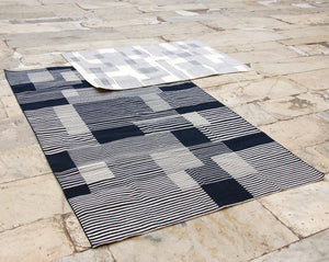 Rekha Bindoo Dhurrie 5'X8'